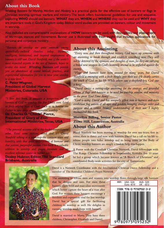 Libro de estandartes con banderas